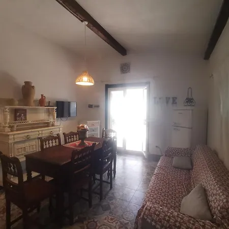 Holiday home Casa Jolie A 100 Mt Dalla Spiaggia Di Carratois Portopalo Di Capo Passero